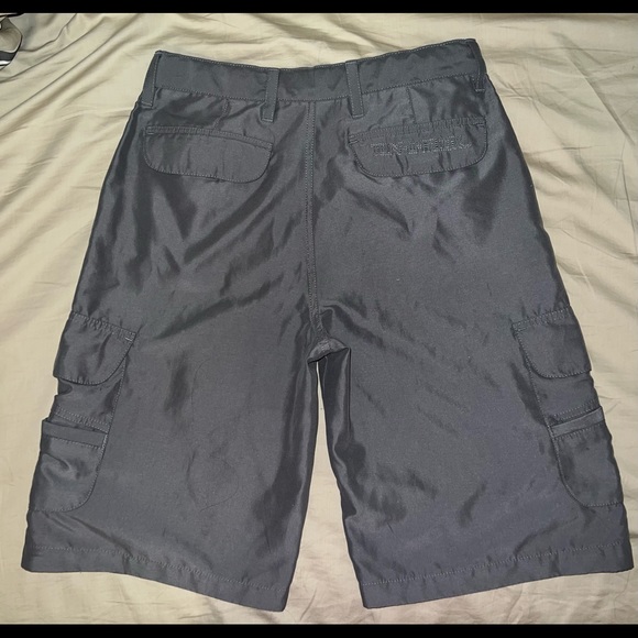 Gray shorts - Picture 2 of 6